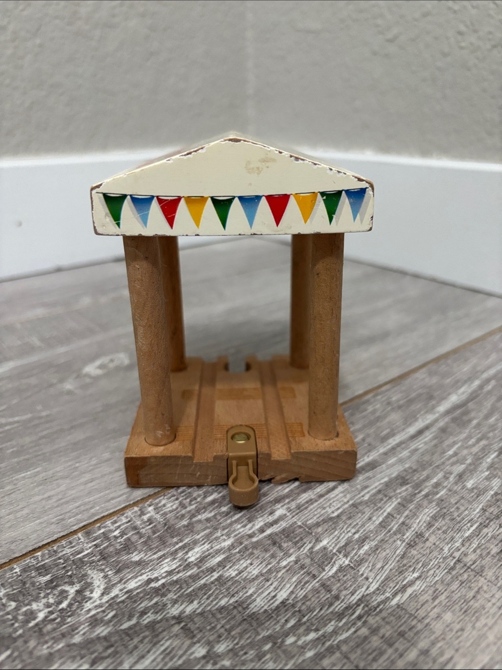 Mr Percival’s Birthday Tent- Thomas & Friends Wooden Railway - Picture 4 of 8